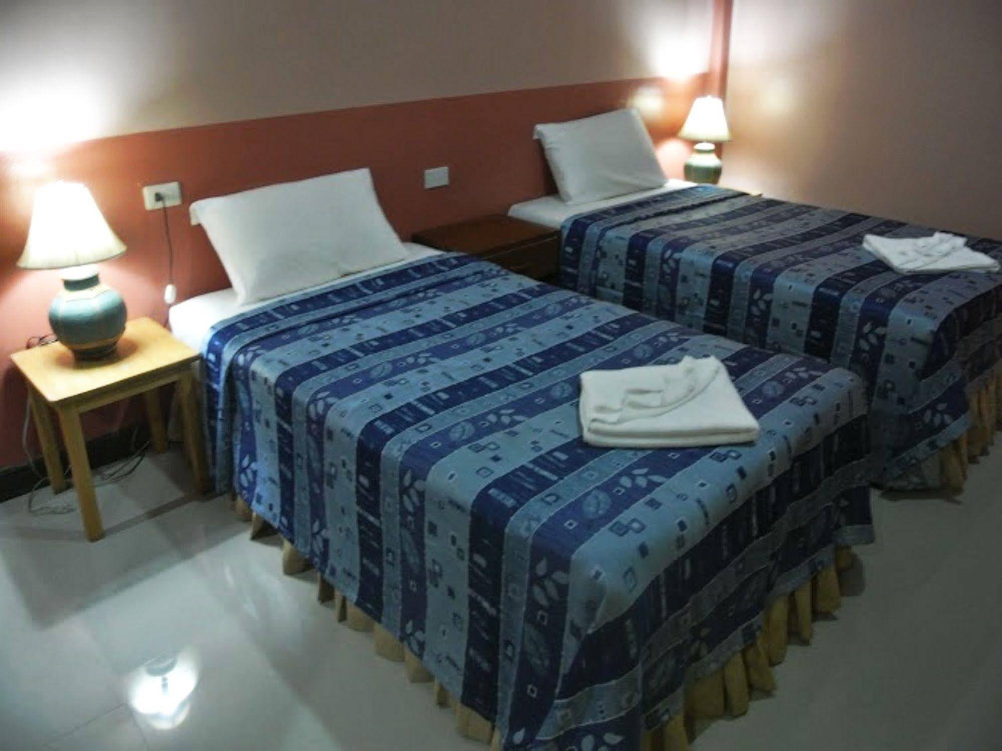 Patong 新罗芭东旅馆旅舍 外观 照片
